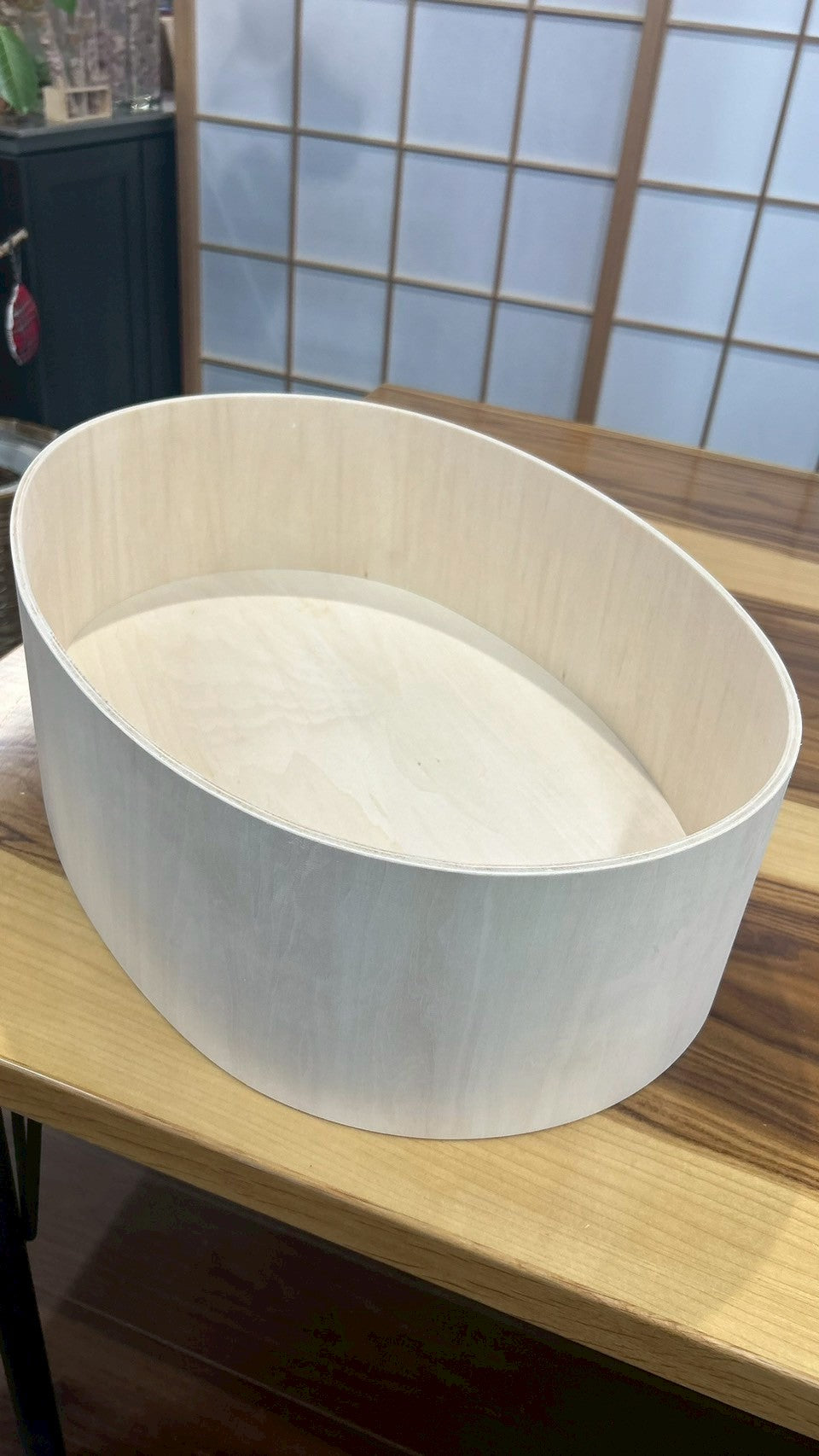 楕円の木製ボックス