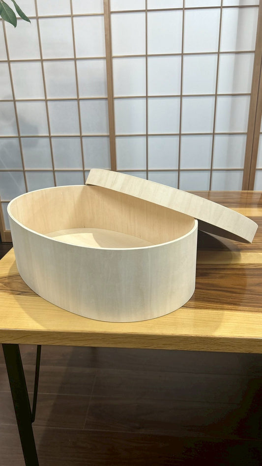 楕円の木製ボックス